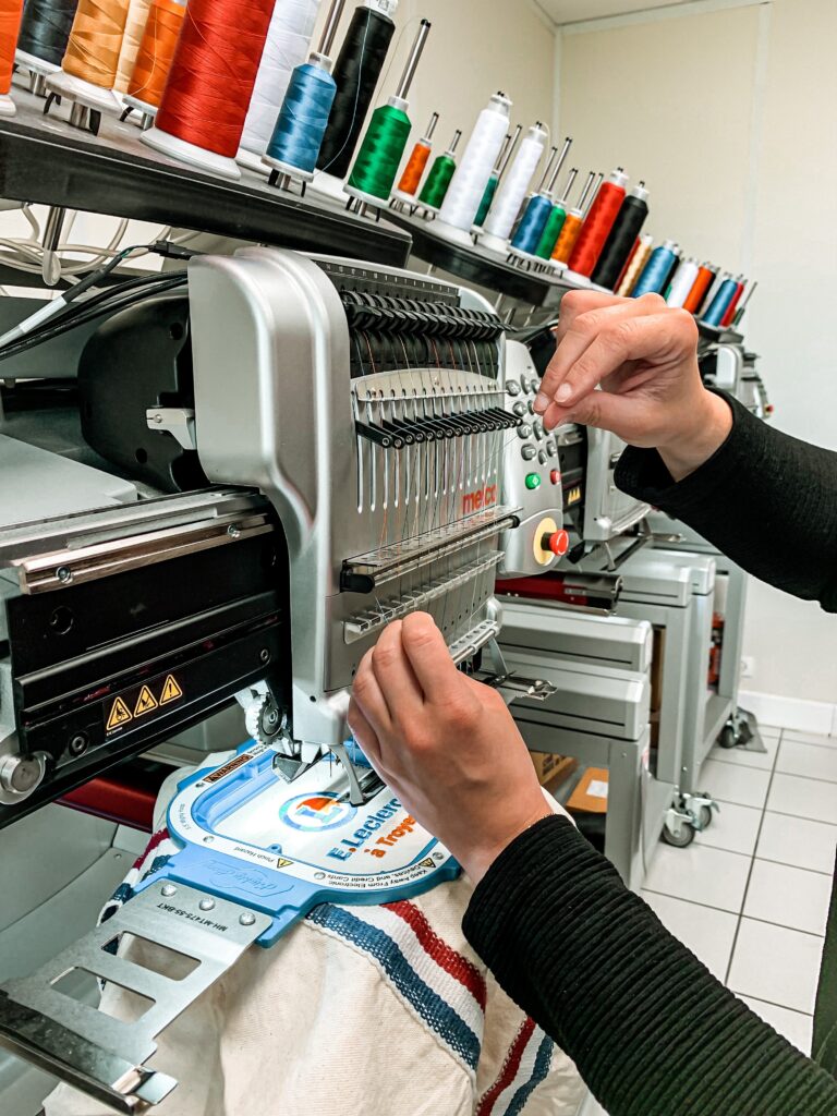 Notre atelier de broderie à Reims.